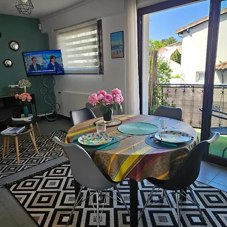 Apartment De Charme , Royan, Proche Avec Balcon.
