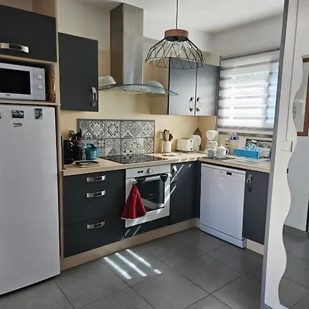 Apartment De Charme , Royan, Proche Avec Balcon. *