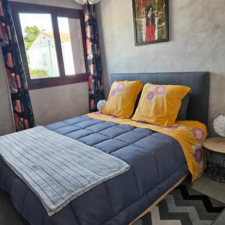 De Charme , Royan, Proche Avec Balcon. *