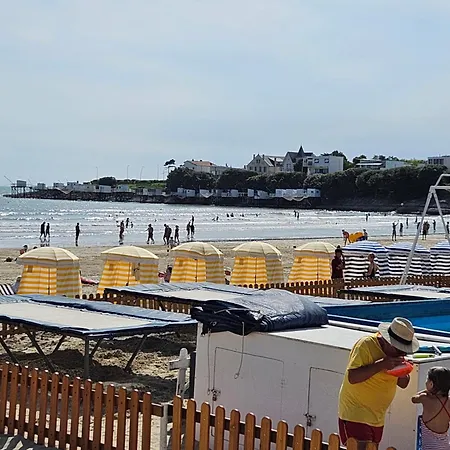 De Charme , Royan, Proche Avec Balcon.
