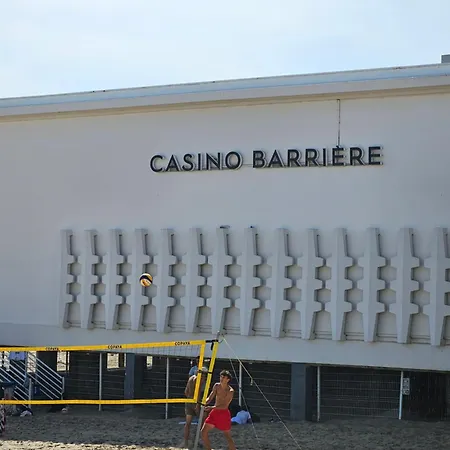 De Charme , Royan, Proche Avec Balcon. Апартаменты