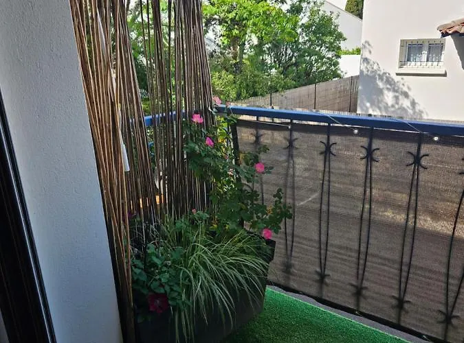 De Charme , Royan, Proche Avec Balcon. * Руайян