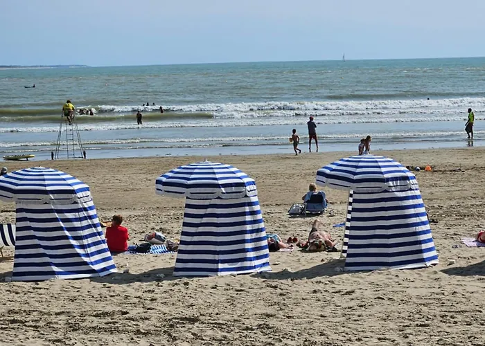 Апартаменты De Charme , Royan, Proche Avec Balcon. *